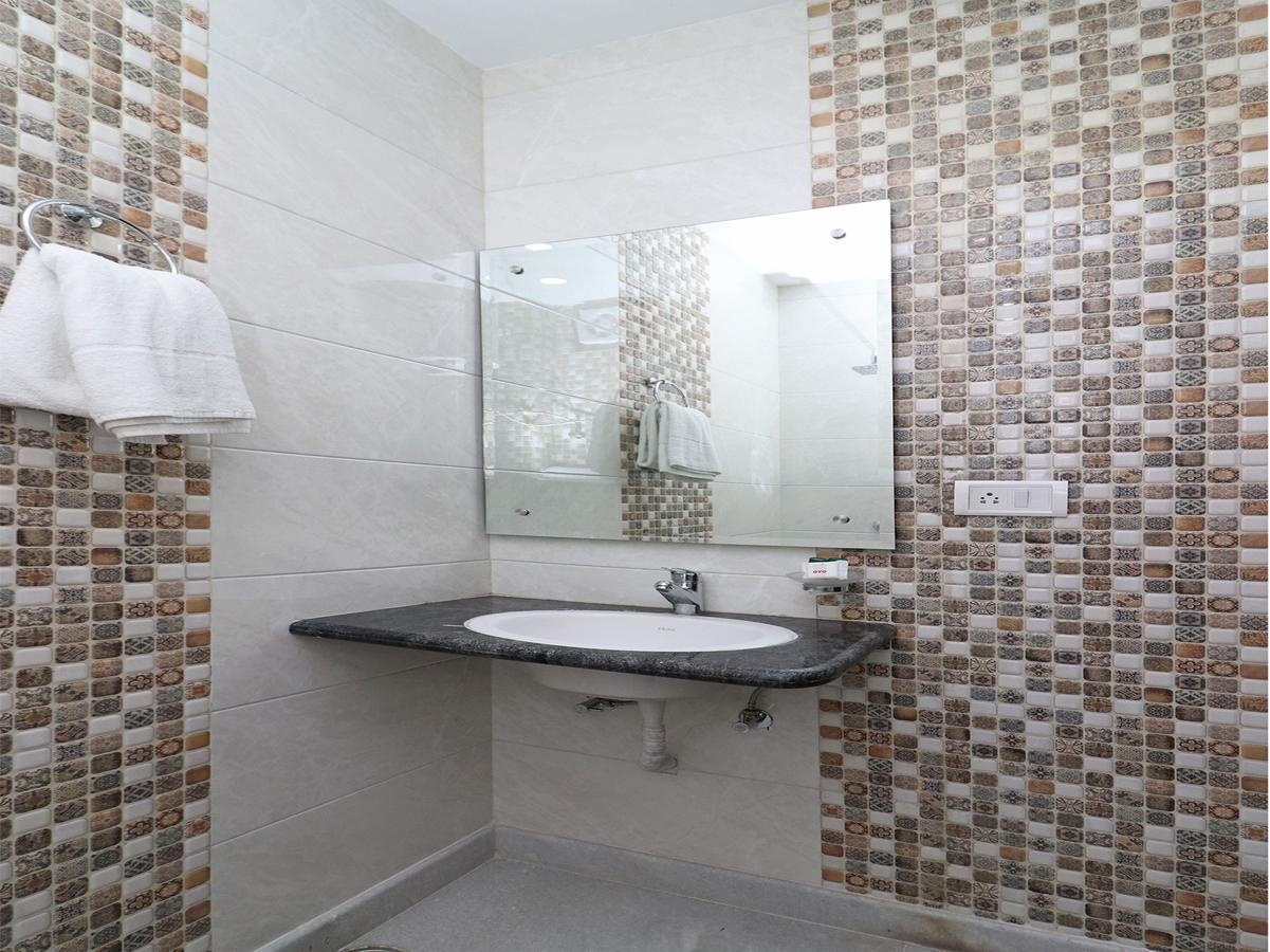 Oyo 11594 Hotel Tvs New Delhi Luaran gambar